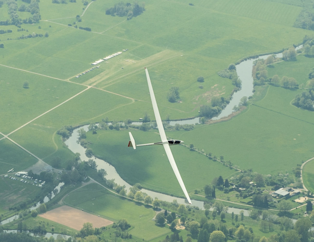 2022 Kreisen in der Thermik über Lahn und Garbenheimer Wiesen
